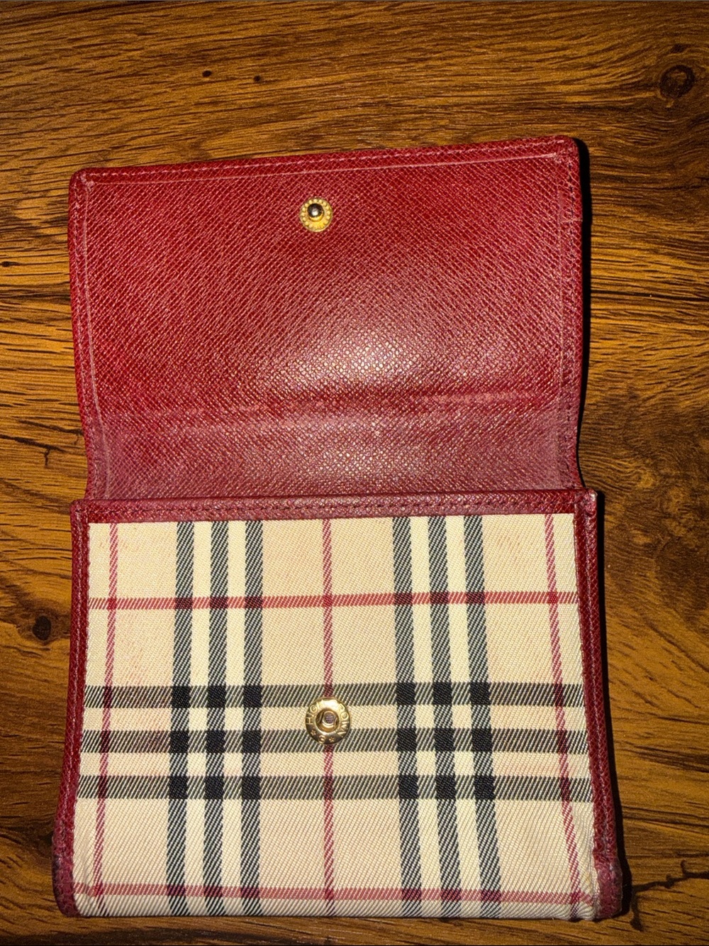 Burberry Beige Check Card Wallet with Burgundy Trim - Picture 4 of 15